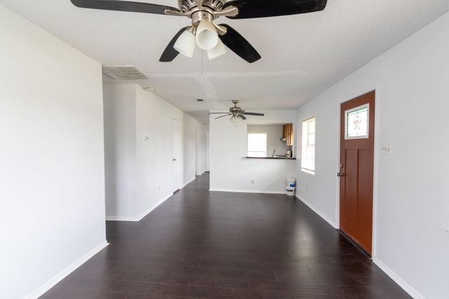 629 13th Avenue N, Texas City, TX 77590