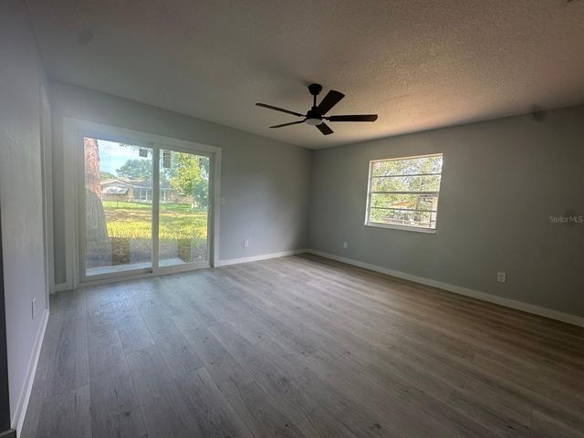 32 SPRING LOOP CIRCLE, Ocala, FL 34472