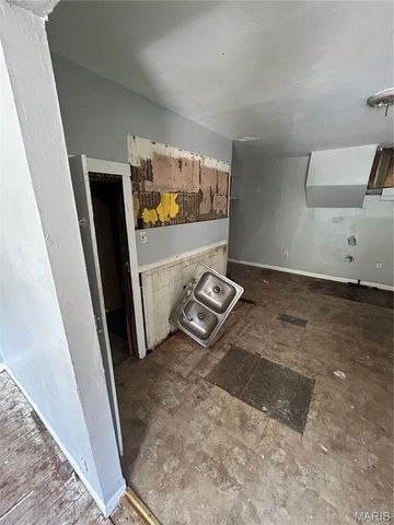 2126 Erick Avenue, St Louis, MO 63121