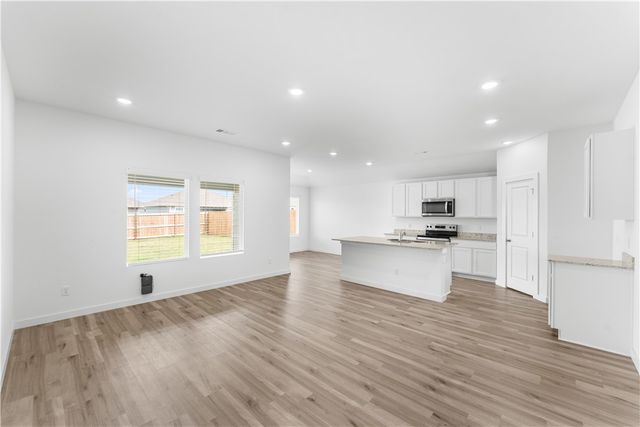106 NW Pinwheel Street, Gentry, AR 72734