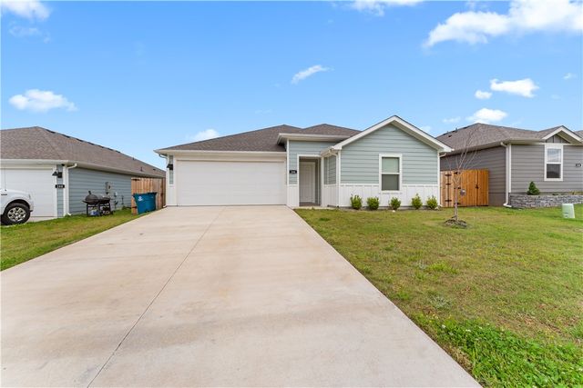 106 NW Pinwheel Street, Gentry, AR 72734