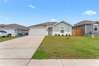 106 NW Pinwheel Street, Gentry, AR 72734