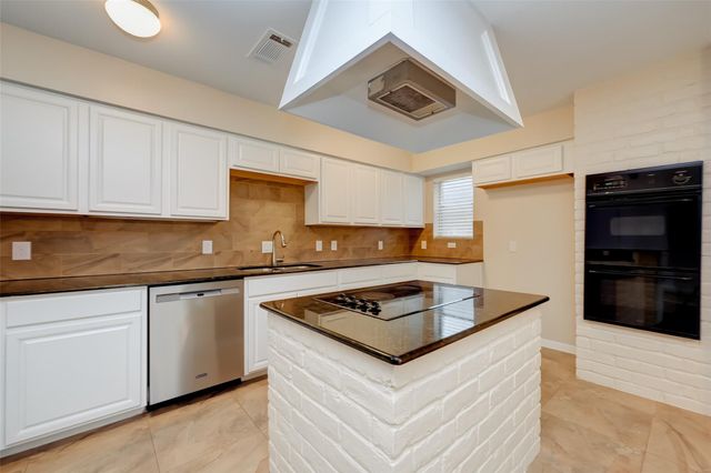 1022 Hidden Canyon Road, Katy, TX 77450
