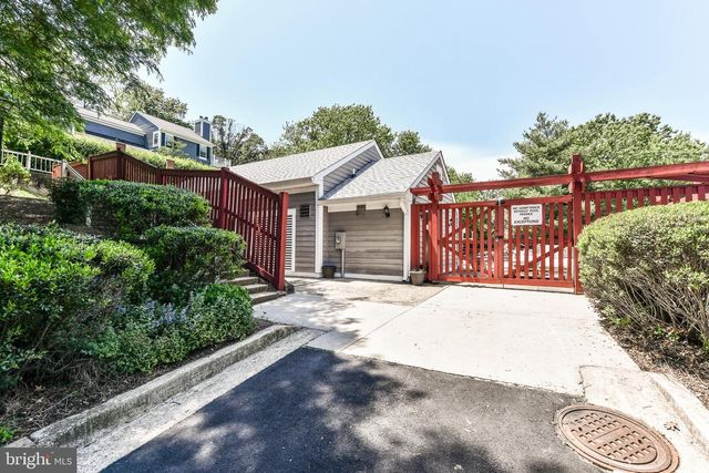 2911-D S WOODSTOCK ST #4, Arlington, VA 22206