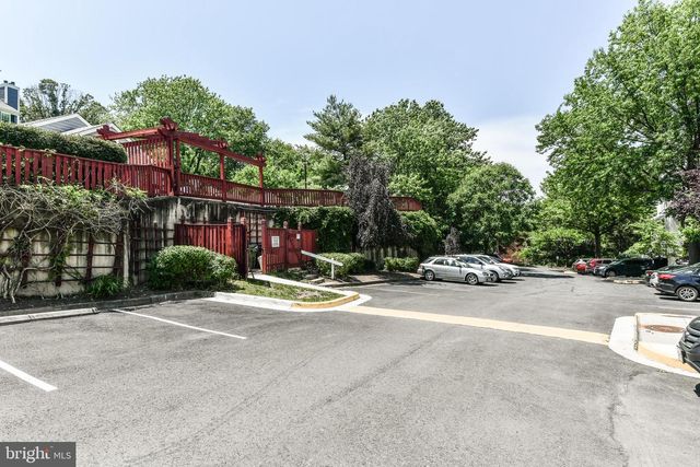 2911-D S WOODSTOCK ST #4, Arlington, VA 22206
