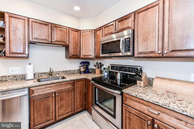 2911-D S WOODSTOCK ST #4, Arlington, VA 22206