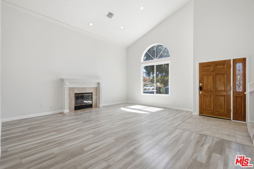 19250 Oxnard Street, Tarzana, CA 91356 — photo 3