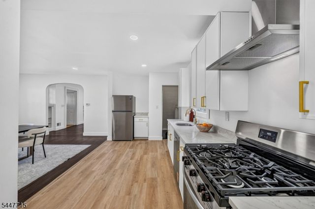 857 Livingston Rd, Elizabeth City, NJ 07208