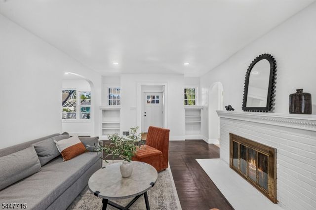 857 Livingston Rd, Elizabeth City, NJ 07208