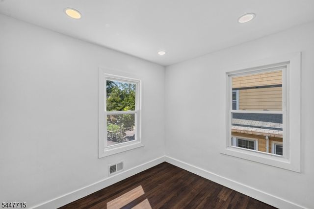 857 Livingston Rd, Elizabeth City, NJ 07208