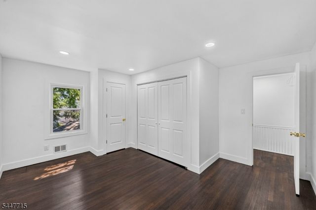 857 Livingston Rd, Elizabeth City, NJ 07208