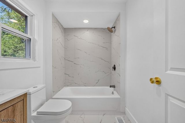 857 Livingston Rd, Elizabeth City, NJ 07208