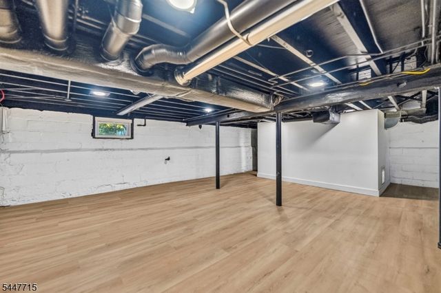 857 Livingston Rd, Elizabeth City, NJ 07208