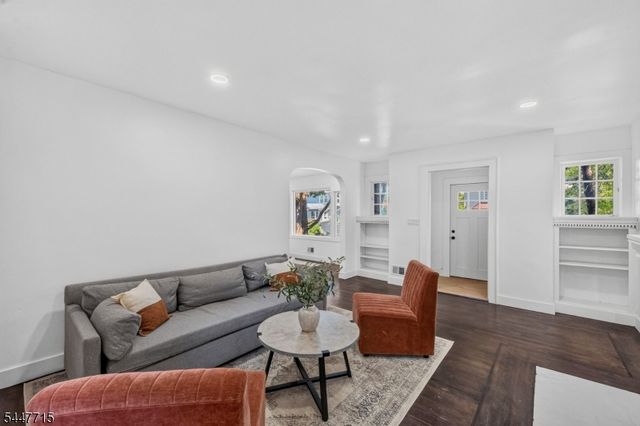 857 Livingston Rd, Elizabeth City, NJ 07208