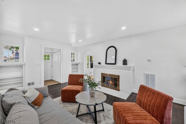 857 Livingston Rd, Elizabeth City, NJ 07208