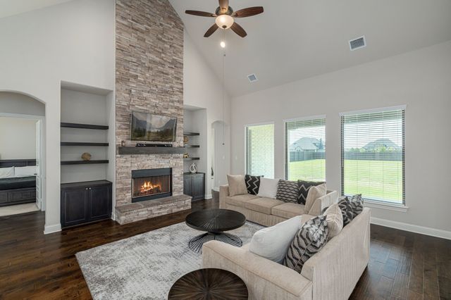 8220 Stonewall Drive, Waxahachie, TX 75167