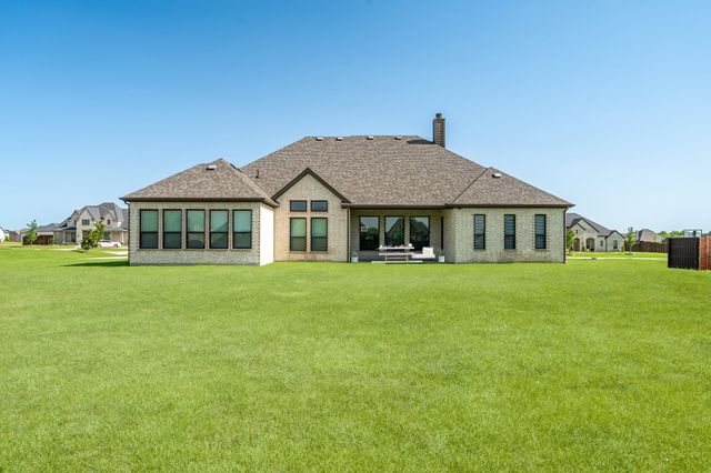 8220 Stonewall Drive, Waxahachie, TX 75167
