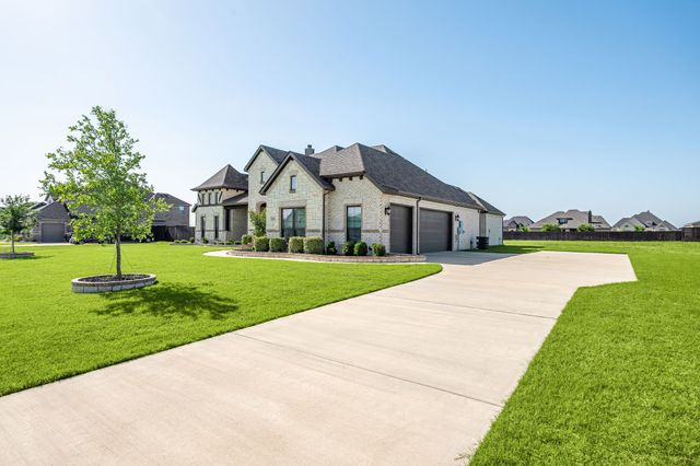 8220 Stonewall Drive, Waxahachie, TX 75167