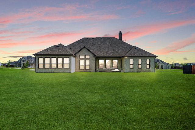 8220 Stonewall Drive, Waxahachie, TX 75167