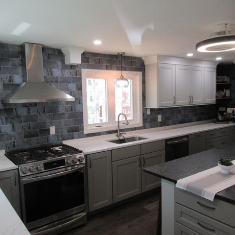 116 Commonwealth Ave, Lowell, MA 01852