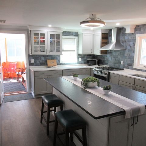 116 Commonwealth Ave, Lowell, MA 01852