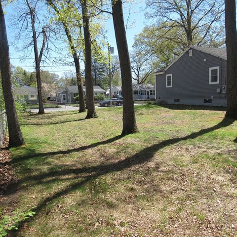 116 Commonwealth Ave, Lowell, MA 01852