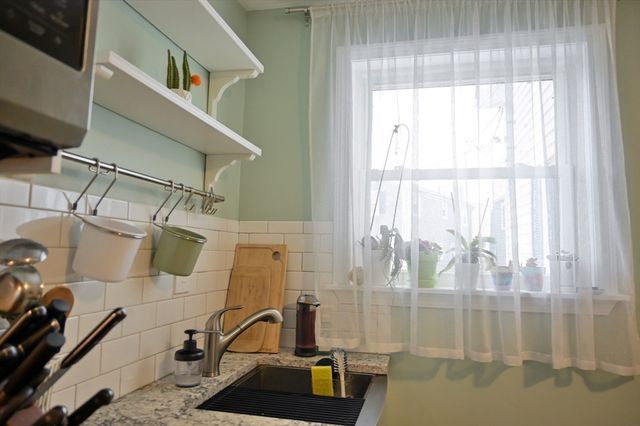 60 Roy St, Swampscott, MA 01907