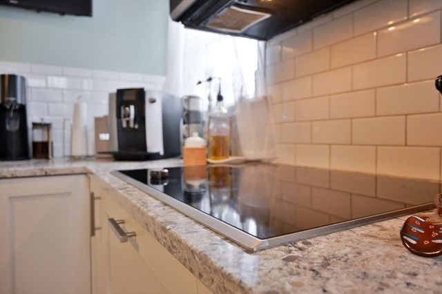 60 Roy St, Swampscott, MA 01907