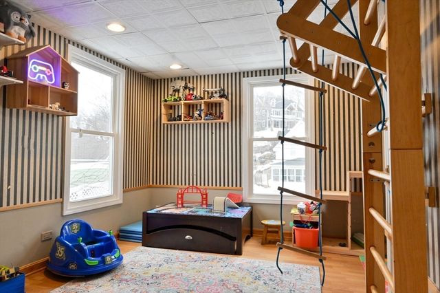 60 Roy St, Swampscott, MA 01907