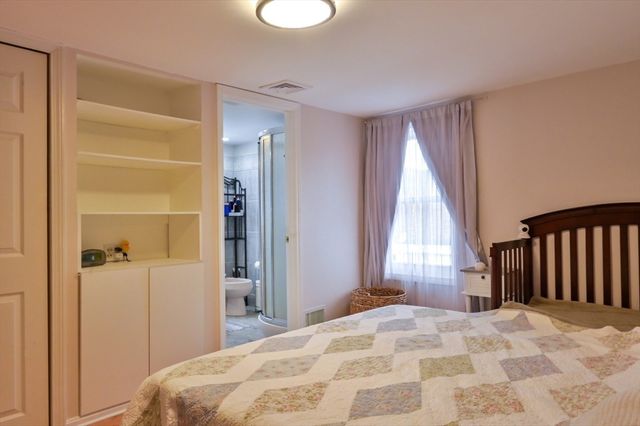 60 Roy St, Swampscott, MA 01907