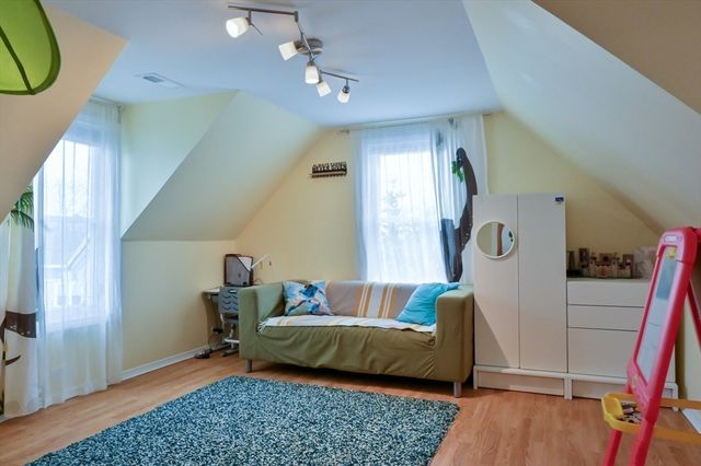 60 Roy St, Swampscott, MA 01907