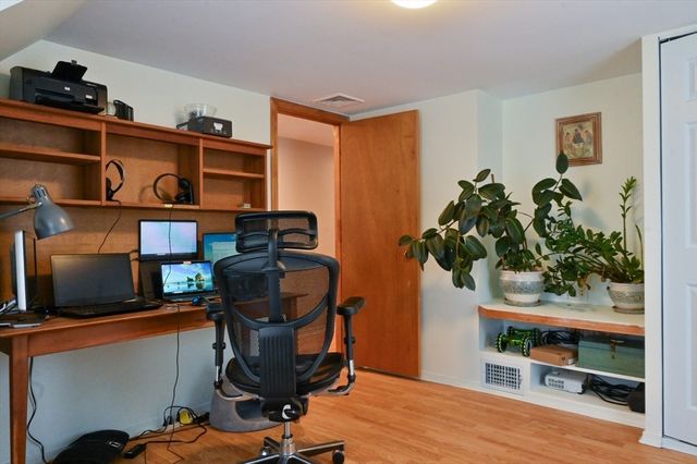 60 Roy St, Swampscott, MA 01907