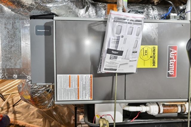 60 Roy St, Swampscott, MA 01907