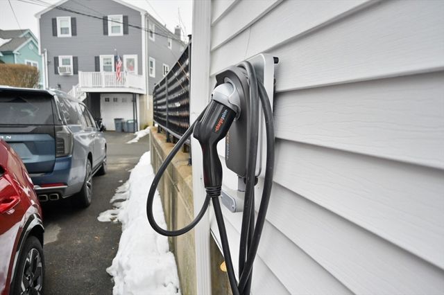 60 Roy St, Swampscott, MA 01907