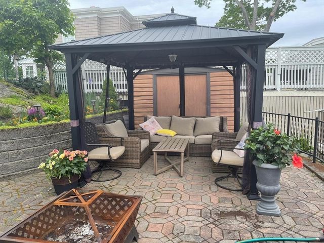 60 Roy St, Swampscott, MA 01907