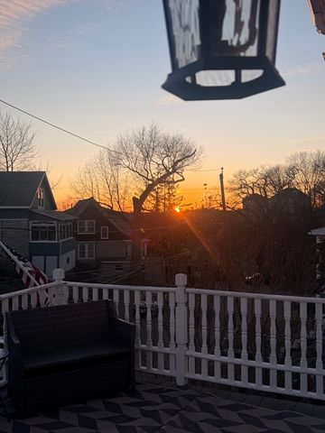 60 Roy St, Swampscott, MA 01907