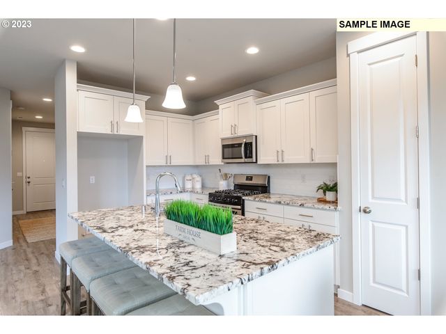 16509 Se Pacific Crest Trail Pl 758, Happy Valley, OR 97086