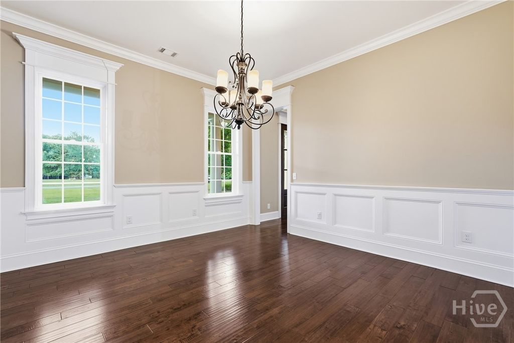 Image 11 of property listing at 190 Abercorn Lane, Richmond Hill, GA 31324