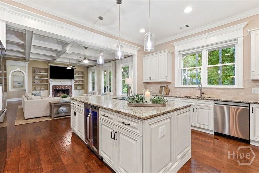 Image 14 of property listing at 190 Abercorn Lane, Richmond Hill, GA 31324