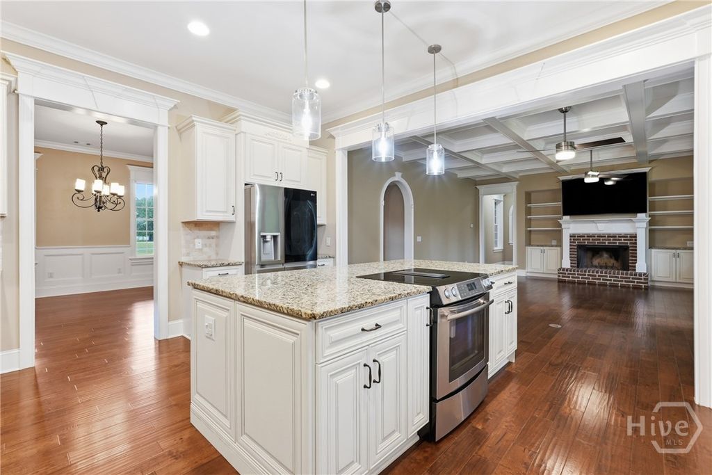 Image 15 of property listing at 190 Abercorn Lane, Richmond Hill, GA 31324