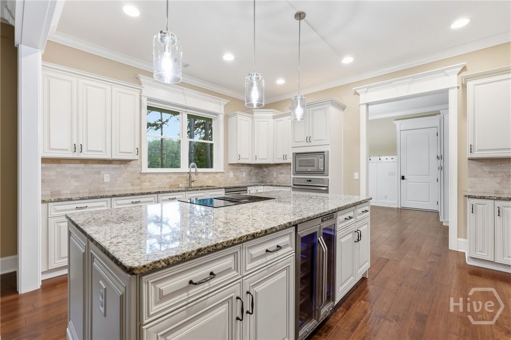 Image 17 of property listing at 190 Abercorn Lane, Richmond Hill, GA 31324