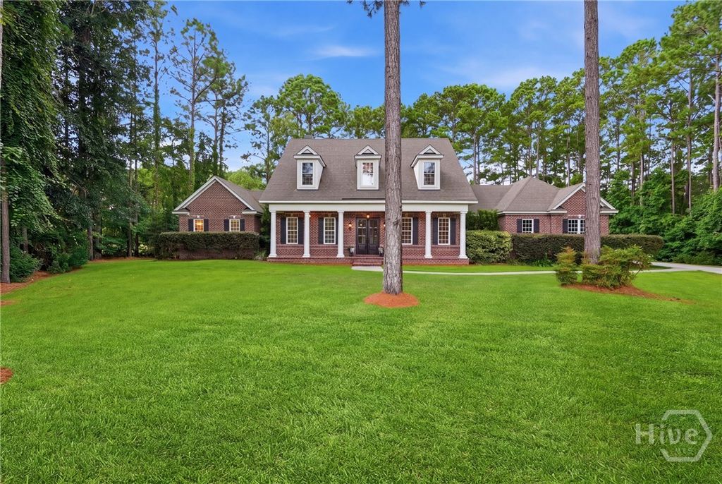 Image 2 of property listing at 190 Abercorn Lane, Richmond Hill, GA 31324