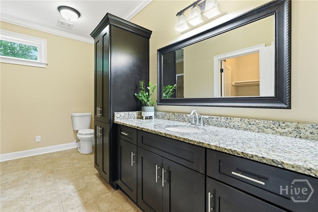Image 32 of property listing at 190 Abercorn Lane, Richmond Hill, GA 31324