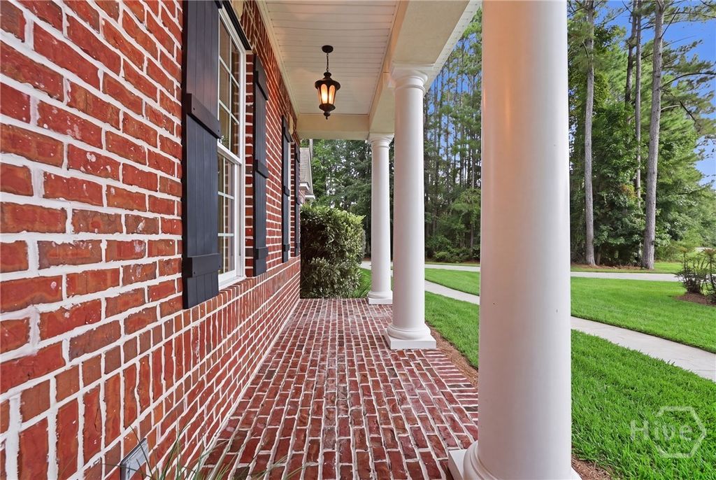 Image 6 of property listing at 190 Abercorn Lane, Richmond Hill, GA 31324