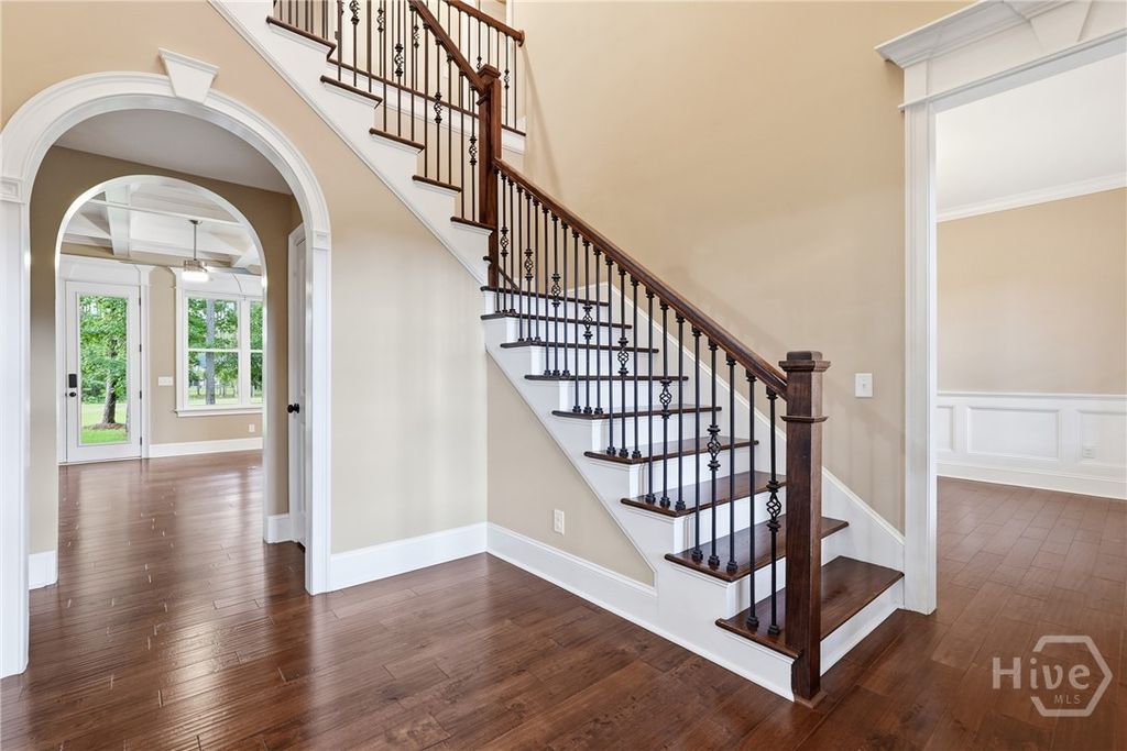 Image 8 of property listing at 190 Abercorn Lane, Richmond Hill, GA 31324