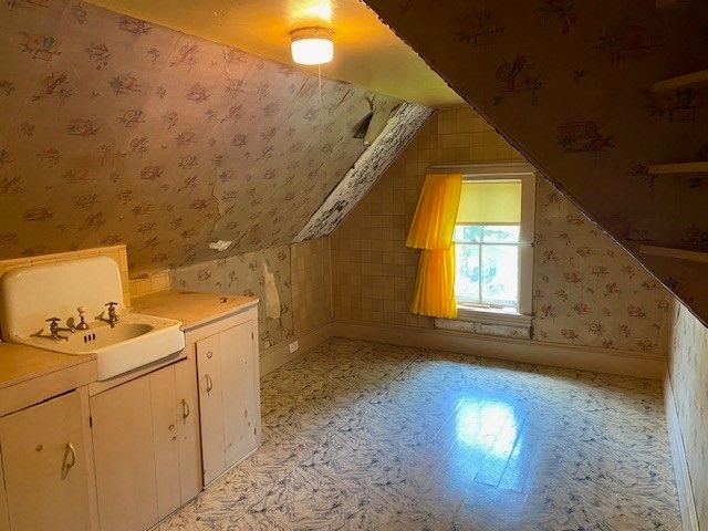 2 Orris Place, Melrose, MA 02176
