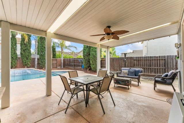 9656 Holly Glen Way, Elk Grove, CA 95757