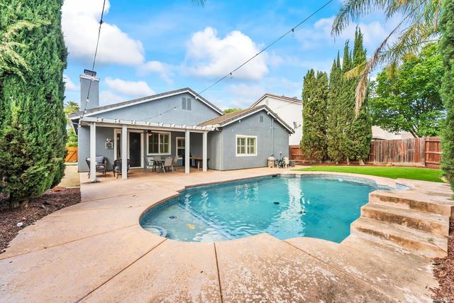 9656 Holly Glen Way, Elk Grove, CA 95757