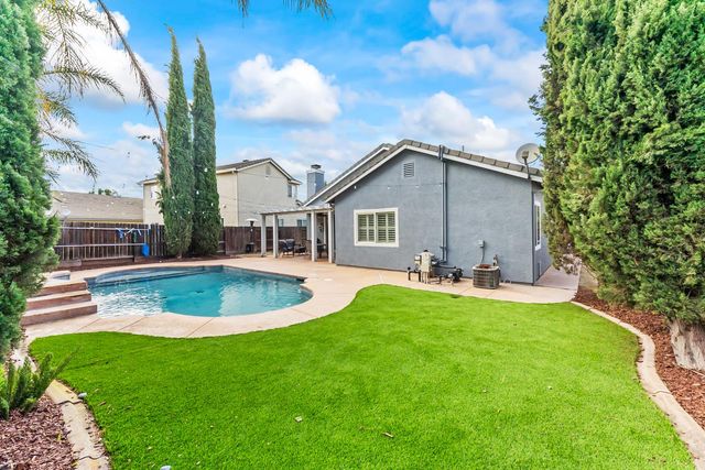 9656 Holly Glen Way, Elk Grove, CA 95757