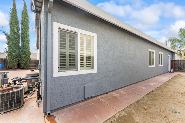 9656 Holly Glen Way, Elk Grove, CA 95757